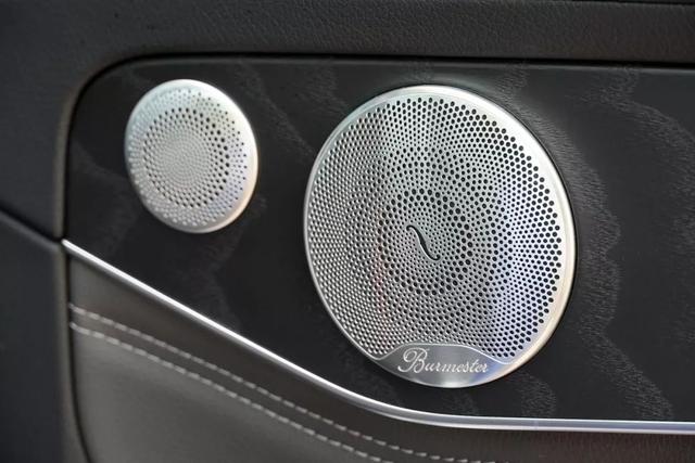 以奔驰之名 2020款奔驰C 260 L 运动版 汽车音响 \u2014\u2014 静谧与激情的平衡艺术